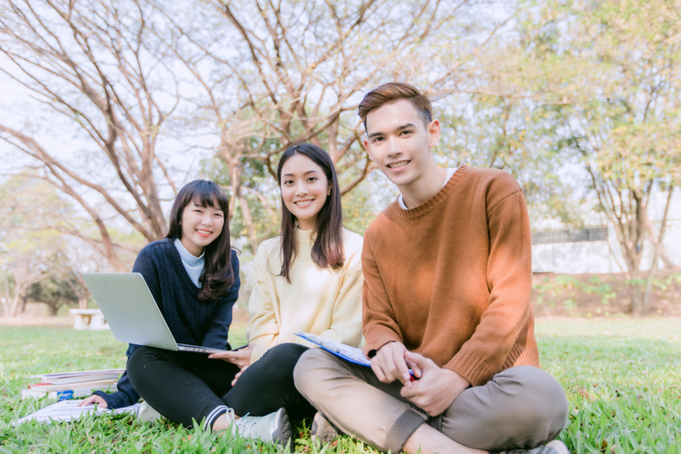 四川慧明中等专业学校还在报名吗(四川慧明中等专业学校是公立还是私立)