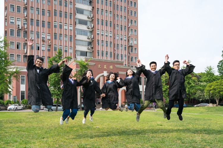 四川省绵阳财经学校怎么报名