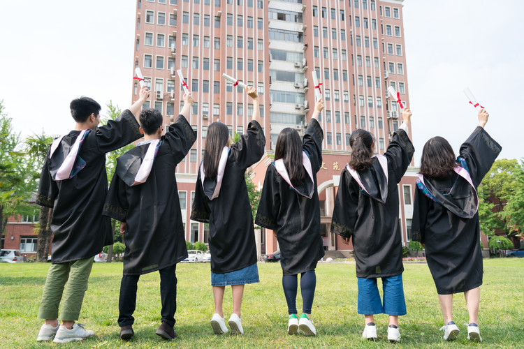 德阳应用技术职业学校报名需要什么资料(德阳应用技术职业学校校长)