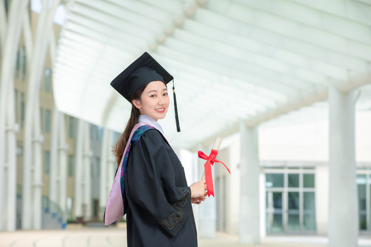 黑海成人学力晋升也许考管帐职称吗？