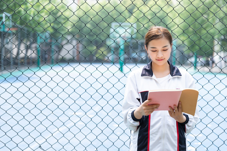 青岛职高怎样报考北影学校