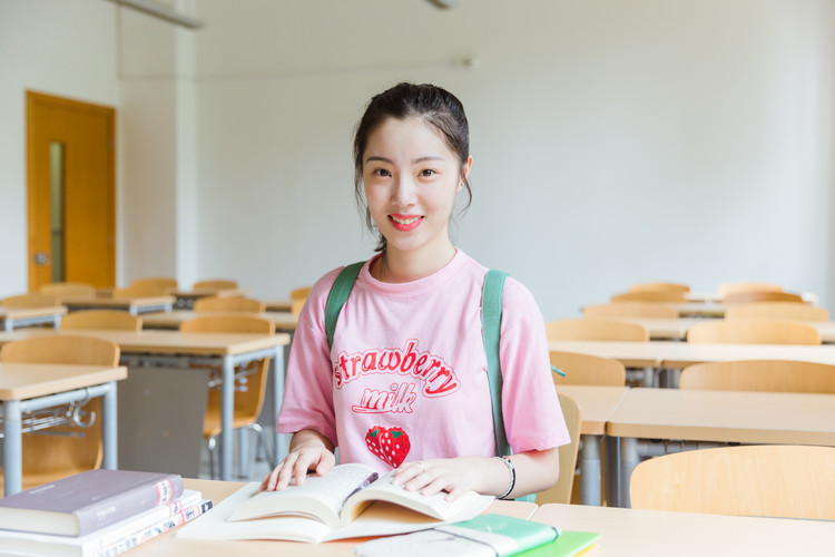 适合女孩报考的职高(职高适合女孩学的热门专业)