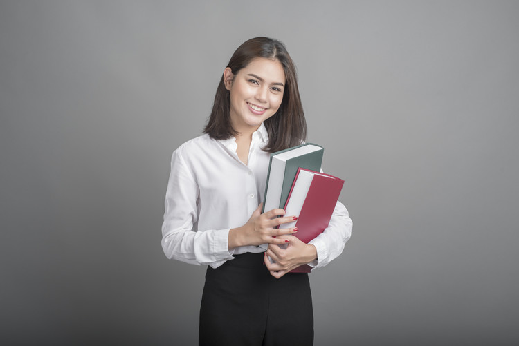 重庆高职院校学费多少钱一年(高职院校学费一般多少钱)