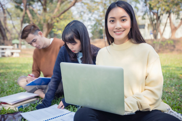 小学结业能考影戏学校吗？_小学有结业考试吗